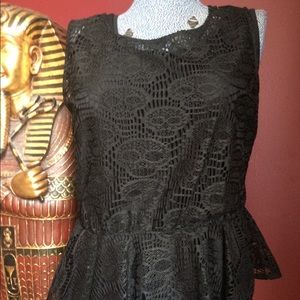 Hot Topic black skull lace tank